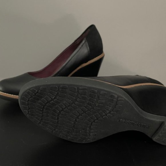 Black Leather Wedge Shoes - Picture 3 of 3